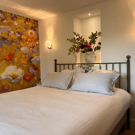 Le Groom Hotel
