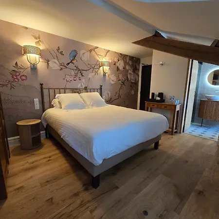 Le Groom Hotel 4*