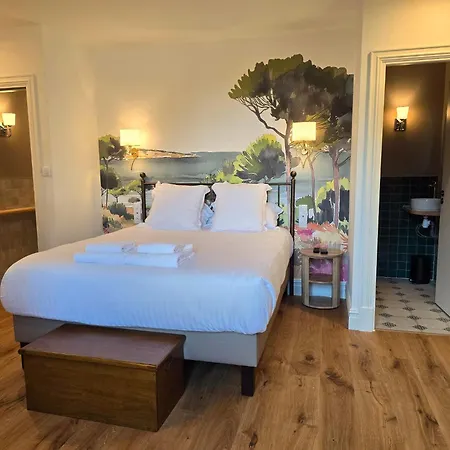 Le Groom Hotel